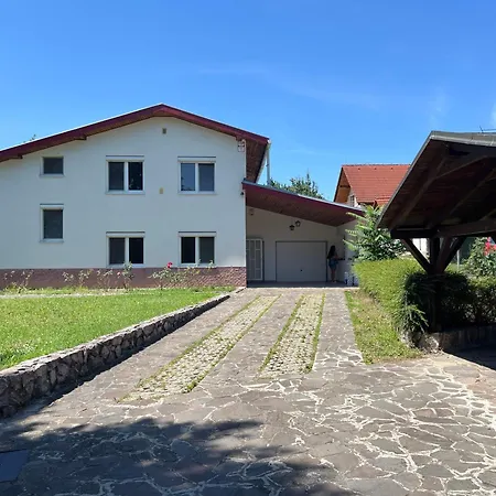 -self-check- 4-bedroom Extra Large House Nitra