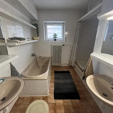 -self-check- 4-room Extra Large House Prázdninový dům *