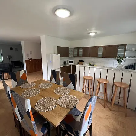Hébergement de vacances -self-check- 4-room Extra Large House *