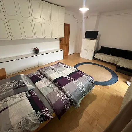 -self-check- 4-room Extra Large House * Nitra