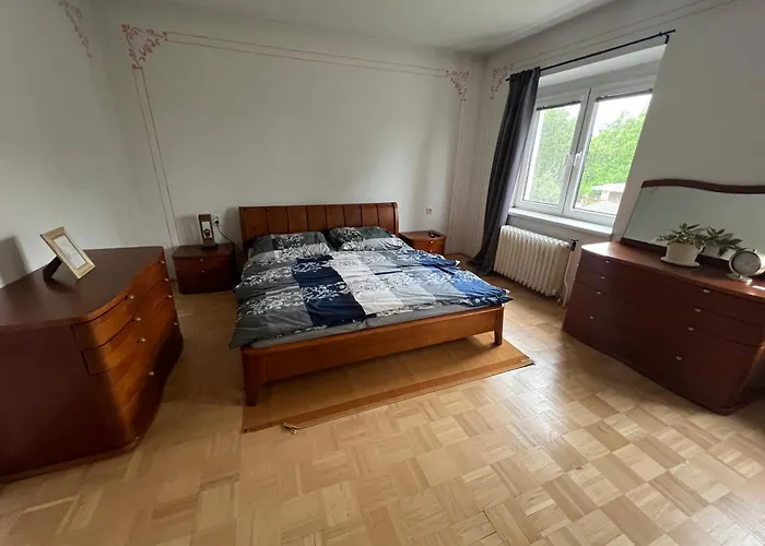 -self-check- 4-room Extra Large House Prázdninový dům