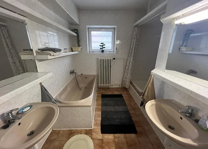 -self-check- 4-room Extra Large House Prázdninový dům *